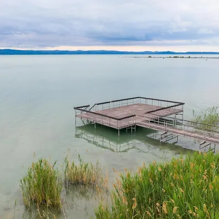 Villa Apartman - Hotel OTP Balatonszemes Apartman Balatonszemes